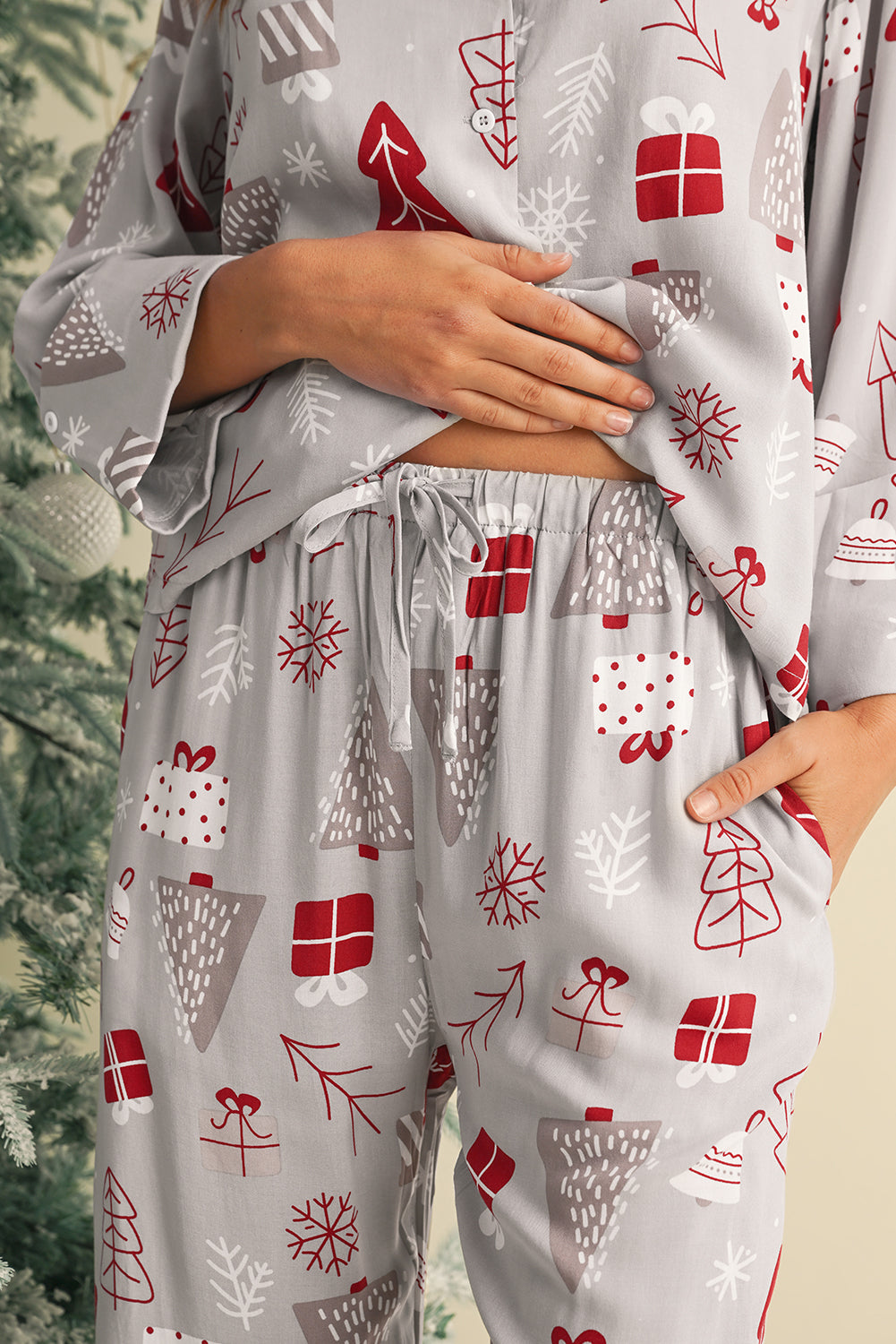 Light Grey Christmas Tree Gifts Print Shirt and Pants Pajama Set