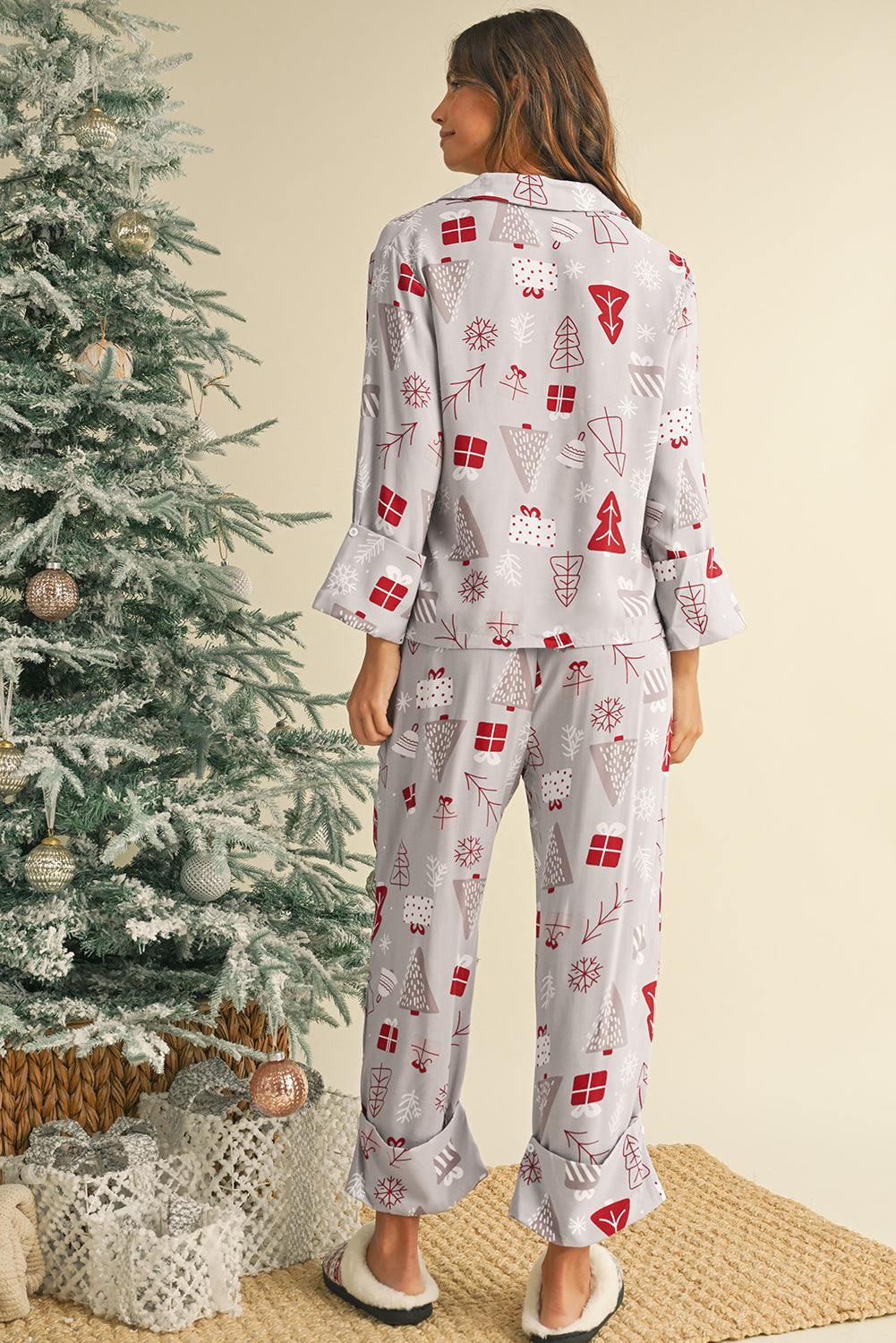 Light Grey Christmas Tree Gifts Print Shirt and Pants Pajama Set